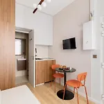 Elegant Studio Rive Gauche Duroc Bon Marche
